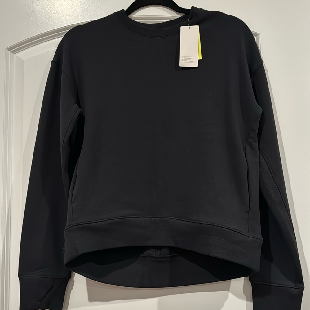 **NWT** all in motion Crewneck - Picture 2 of 6